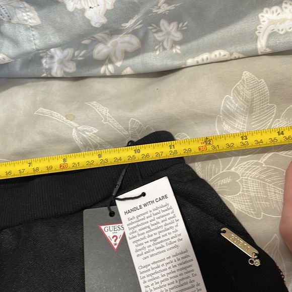 Guess,  Los Angles!!! Girls jogger with Camo!! Size 8 - Picture 5 of 9